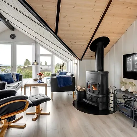 Josef - 500m From The Sea By Interhome